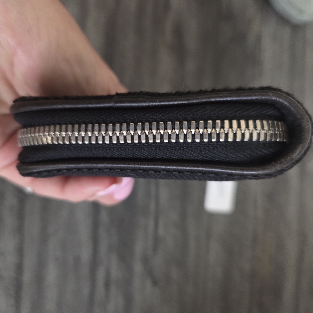 Louis Vuitton Black Wallet - Picture 4 of 8